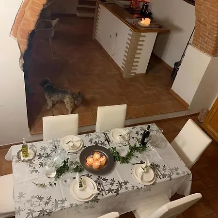Il Casale Di Sandra Alojamento de Acomodação e Pequeno-almoço 4*