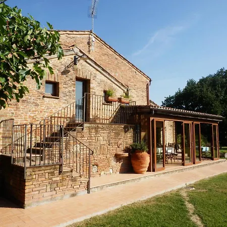 Il Casale Di Sandra Alojamento de Acomodação e Pequeno-almoço 4*